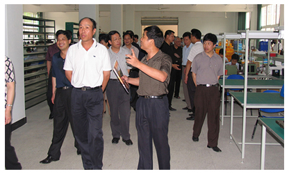 福建省委常委、政法委書記徐謙一行視察虹潤公司